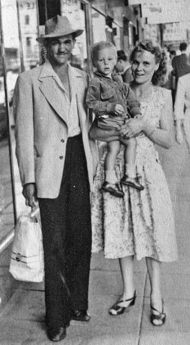 Johny, Frederika and child